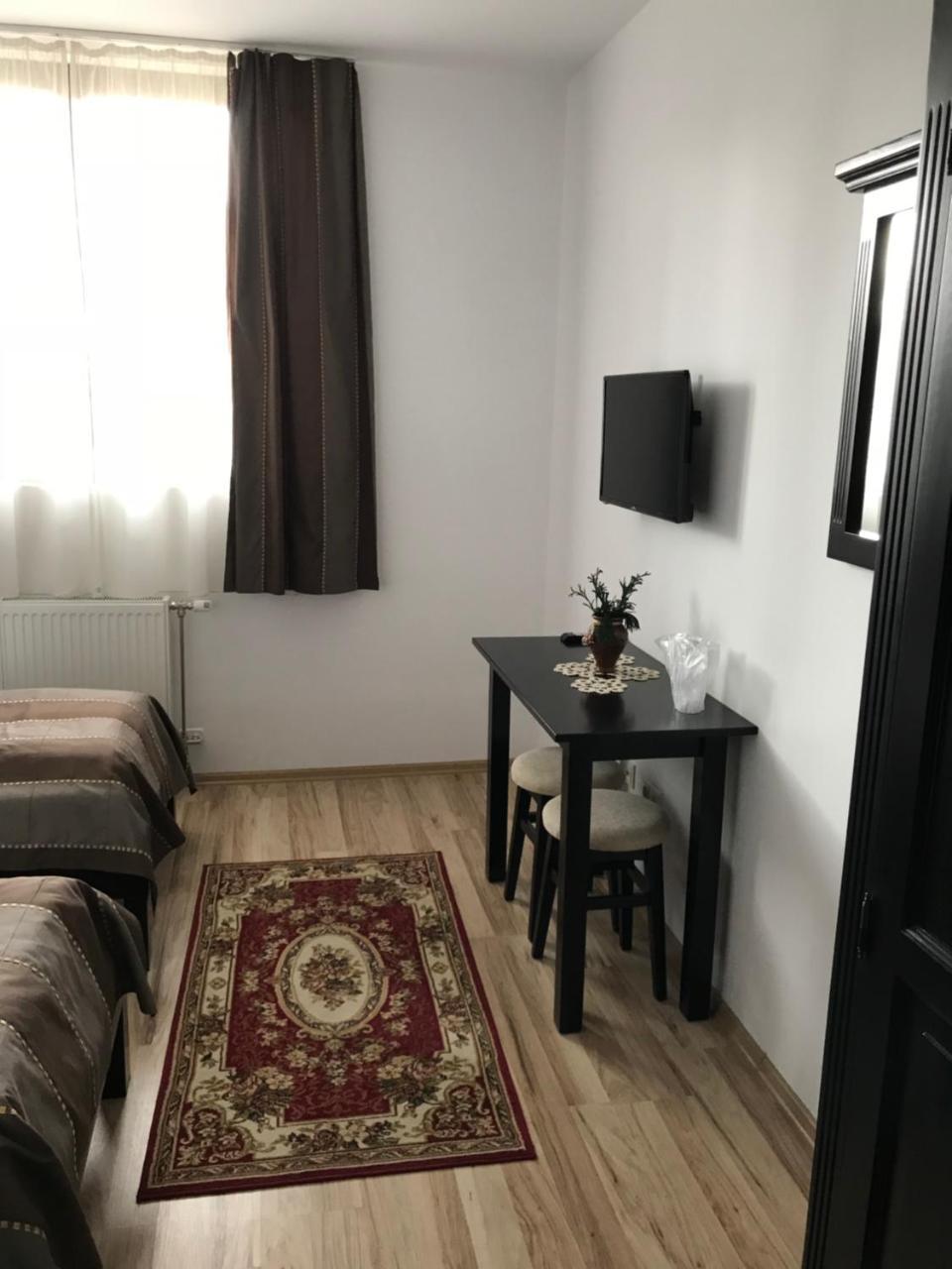 Farkas Panzió Hotel Karcfalva Kültér fotó