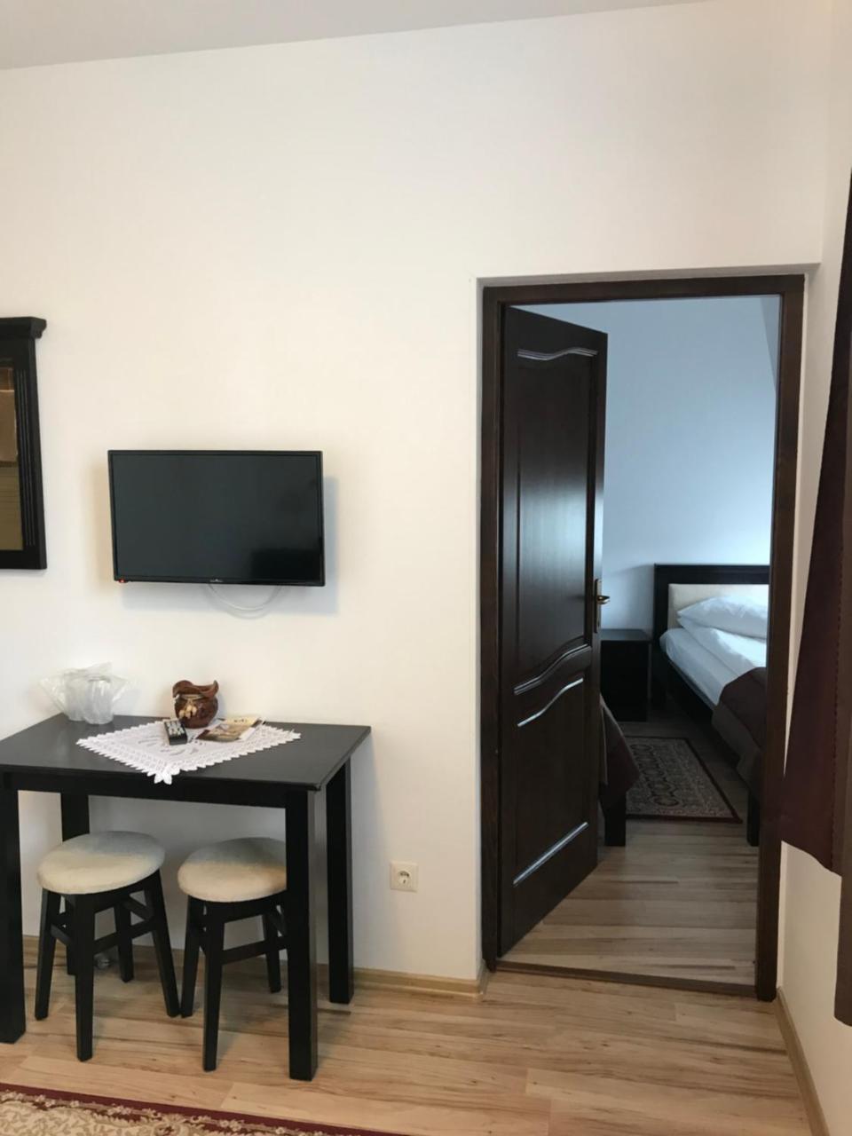 Farkas Panzió Hotel Karcfalva Kültér fotó