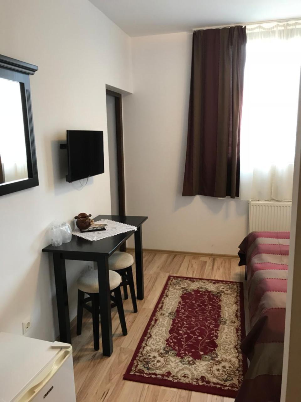 Farkas Panzió Hotel Karcfalva Kültér fotó